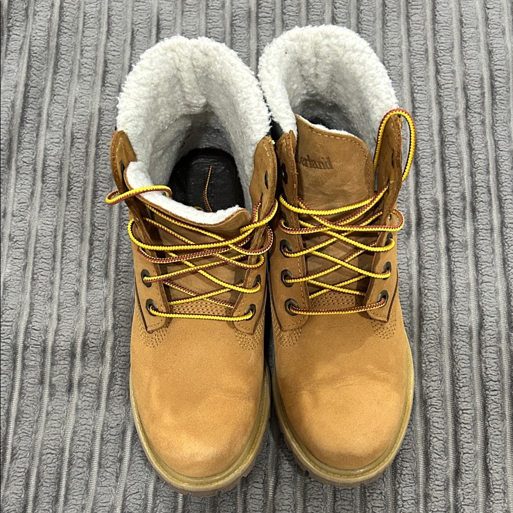 Timberland Women’s Brown Boots with Yellow Laces
